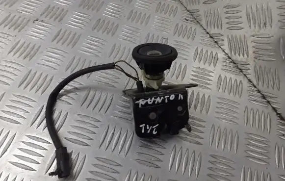 Fiat Punto (188) Tailgate/trunk/boot lock/catch/latch