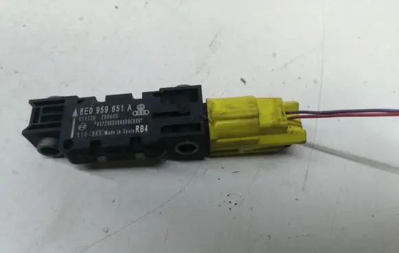 Audi A3 S3 8P Airbag deployment crash/impact sensor 8E0959651A