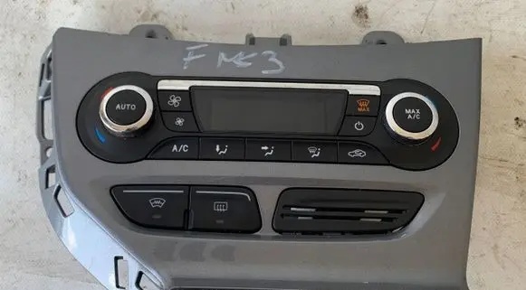 Ford Focus Climate control unit BM5T18C612CH