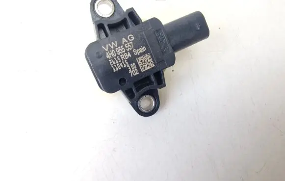 Volkswagen Polo V 6R Airbag deployment crash/impact sensor 4H0955557
