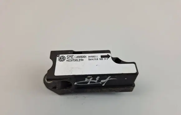 Volkswagen PASSAT B5 Airbag deployment crash/impact sensor IJ0909606N