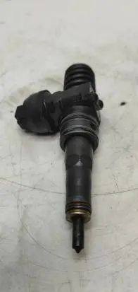 Volkswagen Golf VI Fuel injector 038130073AG