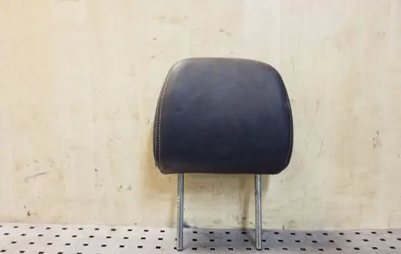 Mitsubishi Outlander Front seat headrest 