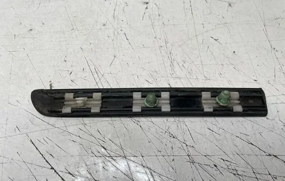 BMW 3 E46 Fender trim (molding) 8208448