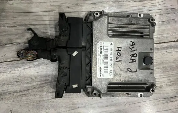 Opel Astra J Engine control unit/module ECU