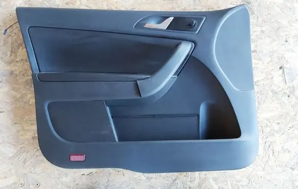 Skoda Yeti (5L) Front door card panel trim