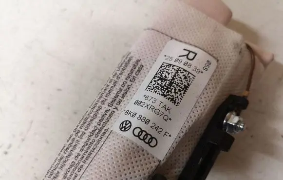 Audi A4 S4 B8 8K Seat airbag 8K0880242