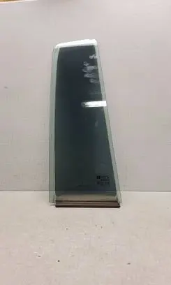 Opel Zafira B Rear vent window glass 013132382