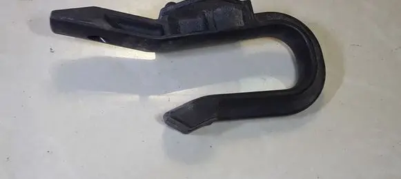 Radiator mount bracket