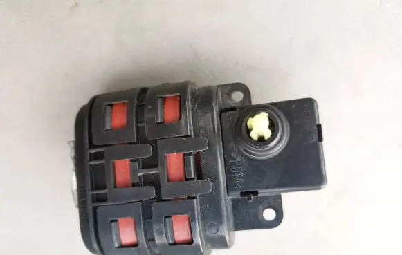 Mercedes-Benz E W210 A/C air flow flap actuator/motor A1298000775