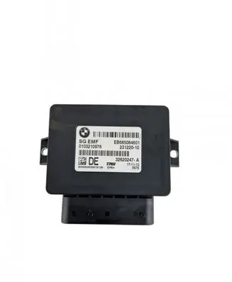 BMW 5 F10 F11 Hand brake control module EB685084601