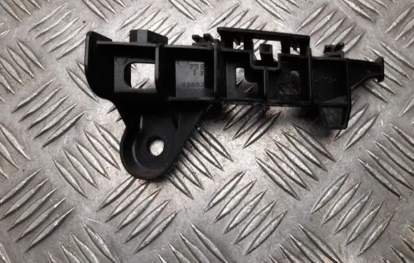 Toyota Camry VIII XV70 Rear bumper mounting bracket 5256233060