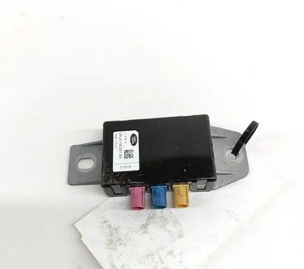 Jaguar F-Type Aerial antenna amplifier DPLA19C097BA