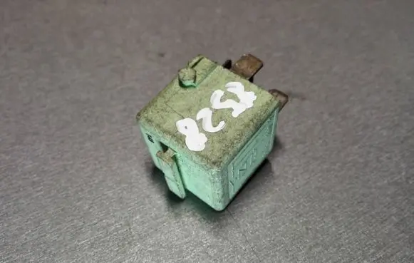 BMW 5 E39 Other relay 8373700 61368373700 V23134K59X312
