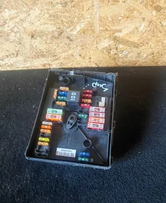 Skoda Superb B6 (3T) Fuse module 1K0937125D