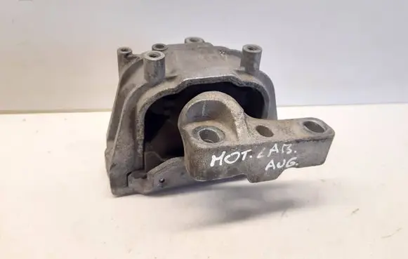 Volkswagen PASSAT B6 Engine mount bracket 1K0199262