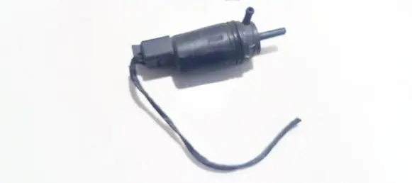 BMW 5 E39 Windscreen/windshield washer pump 67128377612