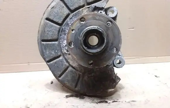 Volkswagen PASSAT B7 Front wheel hub