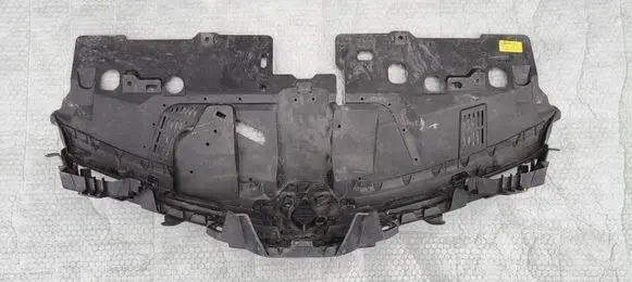 Renault Clio IV Front bumper upper radiator grill 622563184R
