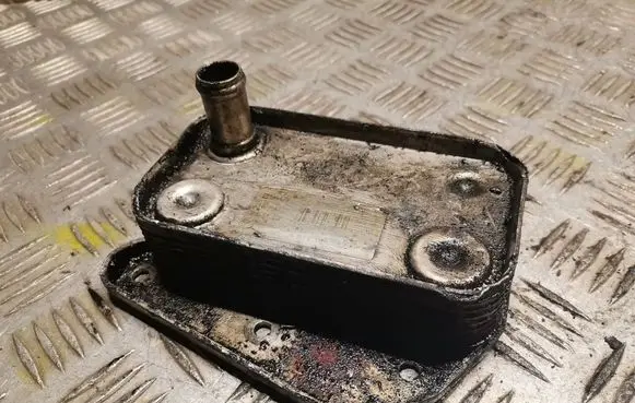 Mercedes-Benz C W203 Gearbox / Transmission oil cooler 6111880301