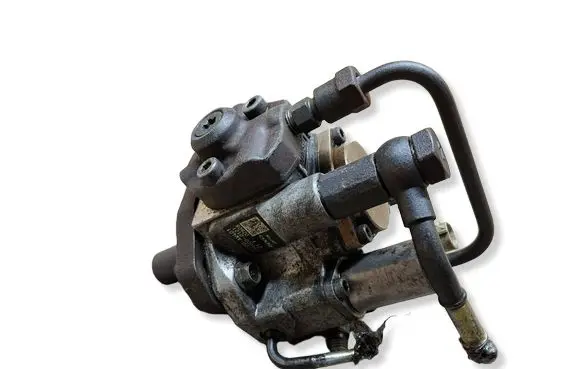 Nissan X-Trail T30 Fuel injection high pressure pump 16700AW401 2940000121