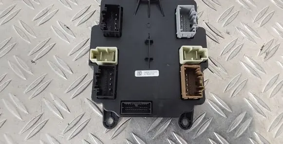 Tesla Model X Door control unit/module 106205610B
