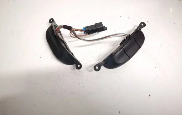 Opel Zafira A Steering wheel buttons/switches 90561159