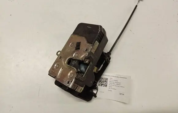 Opel Astra G Front door lock 90561151
