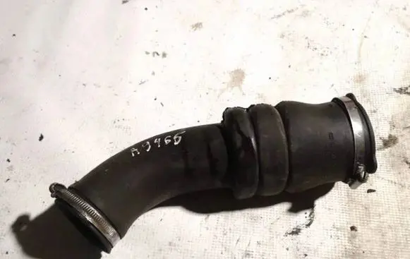 Volvo V70 Intercooler hose/pipe 08692401