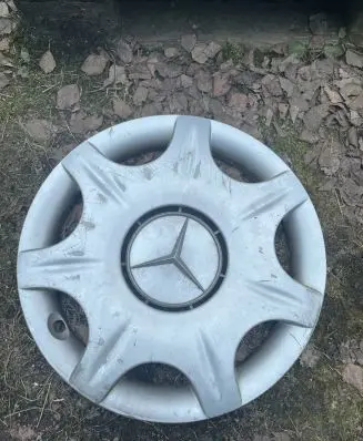 Mercedes-Benz E W210 R16 wheel hub/cap/trim 2104010324 3722