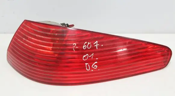 Peugeot 607 Rear/tail lights 2543D