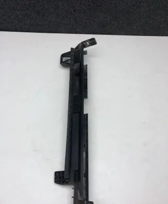 Mercedes-Benz E W212 Radiator mount bracket 0477902904