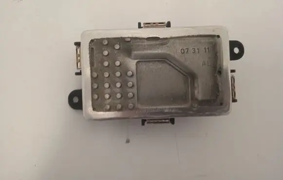 Mercedes-Benz E W212 Heater blower fan relay A2128702110
