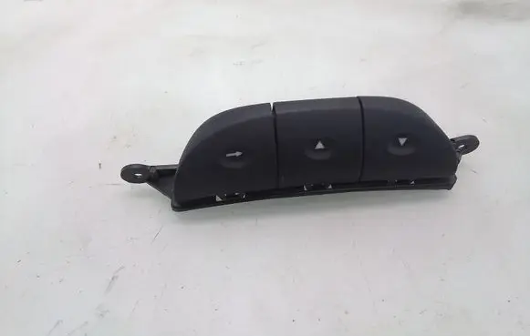 Opel Zafira A Steering wheel buttons/switches 1572