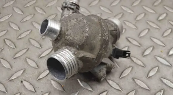 BMW Z4 E85 E86 Thermostat 