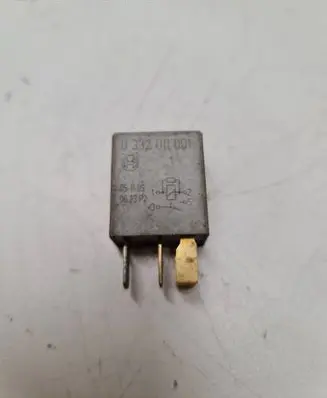 Toyota Avensis T220 Other relay 0332011001