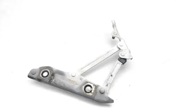 Infiniti Q50 Tailgate/trunk/boot hinge