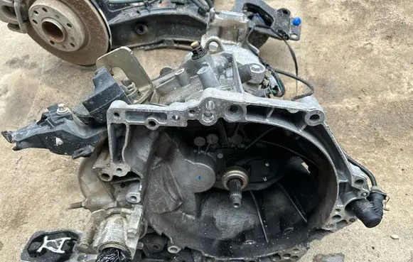 Peugeot Partner III Manual 6 speed gearbox 5H33062