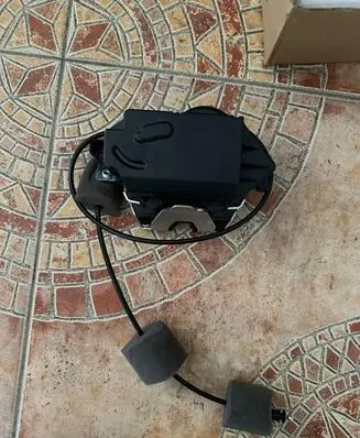 Mercedes-Benz ML W164 Loading door lock 1647400735