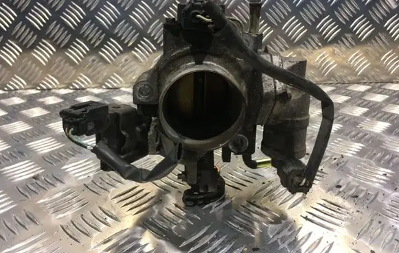 Mazda 3 I Throttle valve ZJ0118911 1985001260