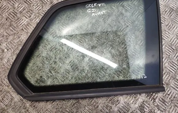 Volkswagen Golf VII Rear side window E643R00048
