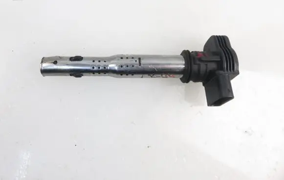Volkswagen PASSAT B5.5 High voltage ignition coil 07K905715F