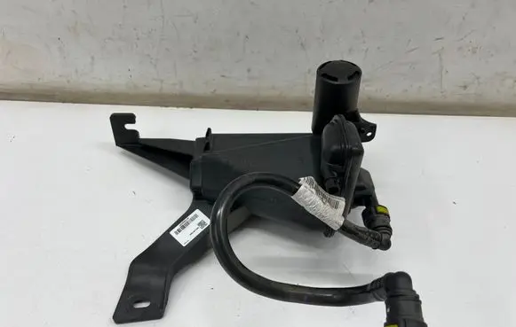 Active carbon filter fuel vapour canister
