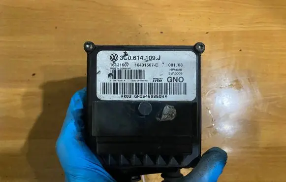 Volkswagen PASSAT B6 ABS Pump 3C0614109J 16431507E 16431607