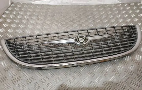 Front bumper upper radiator grill