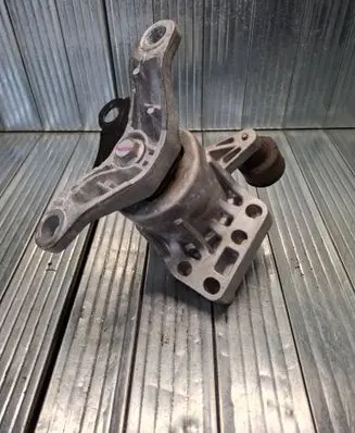 Ford Fusion II Engine mount bracket HG936F012AB 162703 16239