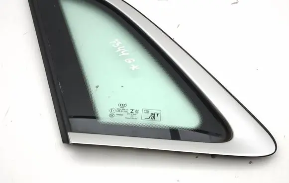 Audi Q3 F3 Rear side window