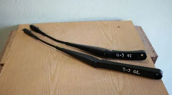Saab 9-3 Ver2 Front wiper blade arm 12770119 12770118