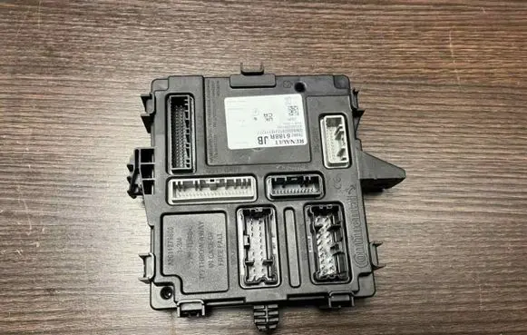 Renault Trafic III (X82) Central body control module 284B26188R A3C0502581100