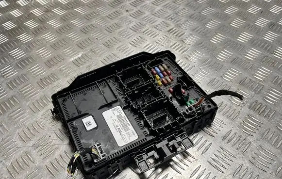 Ford Focus BSM Control unit NU5T-15604-BJGG